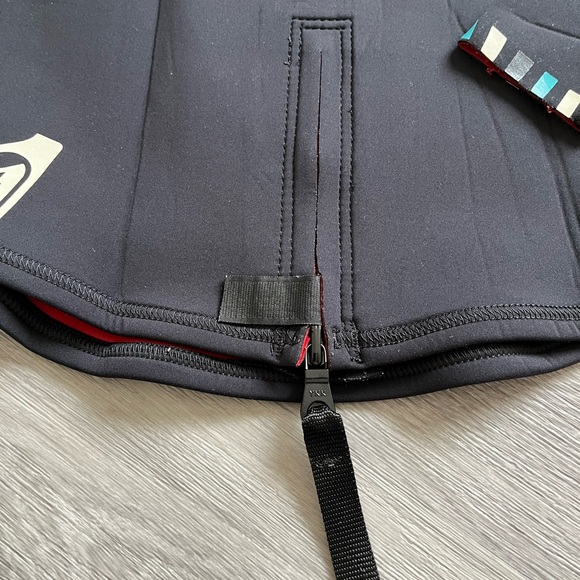 Roxy syncro 1.5 mm jacket size 10 - Picture 4 of 7